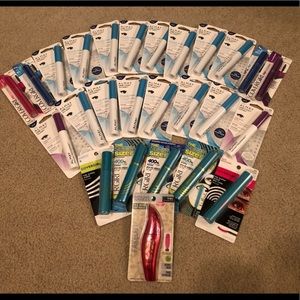 26 Mascara’s  Bundle Unopened New Almay, Covergirl, Physicains Formula